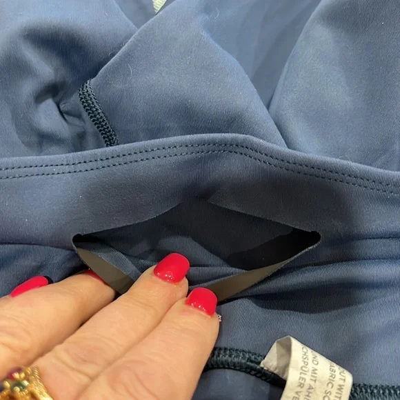 Peloton Move Seamed leggings, size medium - Picture 8 of 8